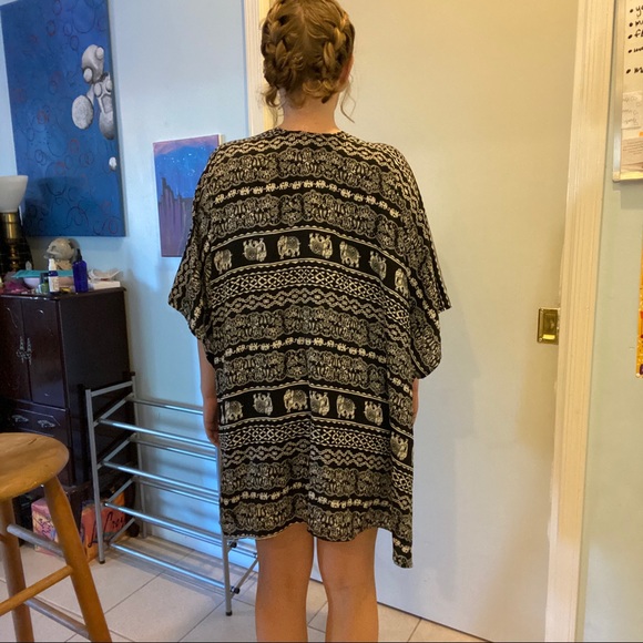 Elephant Pattern Open Front Top - Picture 4 of 6